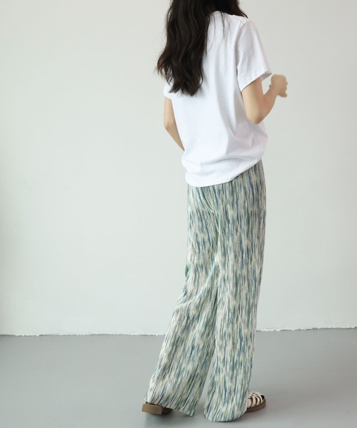 emi+(エミプラス)の「マーブルカラーストレートセミワイドパンツ(その他パンツ・レディース・ブラック/グリーン/パープル・FREE)」の11枚目の写真