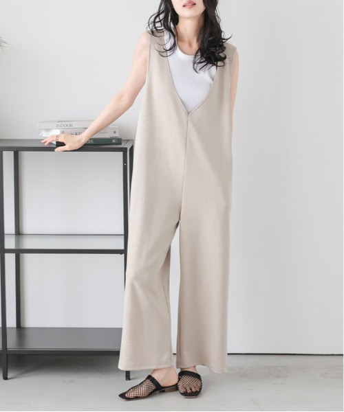 SUGAR BISKET（シュガービスケット）の「Vネックオールインワン（つなぎ/オールインワン・レディース・ブラック/グレー系その他/グリーン/イエロー/マスタード/グレー/ベージュ・SHORT/MEDIUM/LONG）」の17枚目の写真