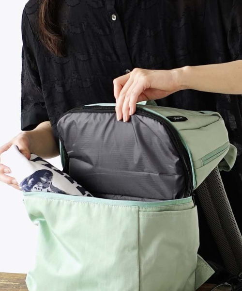 anello(アネロ)の「LAYER 2LAYERD BACKPACK(R)(バックパック/リュック・レディース・ブラック/オレンジ/モスグリーン/ベージュ・-)」の16枚目の写真