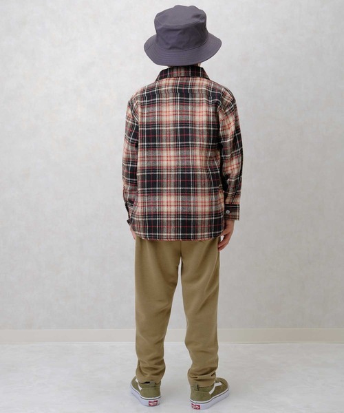 ZI-ON(ジーオン)の「ちょいオーパーサイズネルチェックシャツ(シャツ/ブラウス・キッズ・レッド系その他/グリーン/ホワイト×ブラック/ベージュ/ダークベージュ/レッド・150cm/130cm/120cm/140cm/160cm)」の16枚目の写真