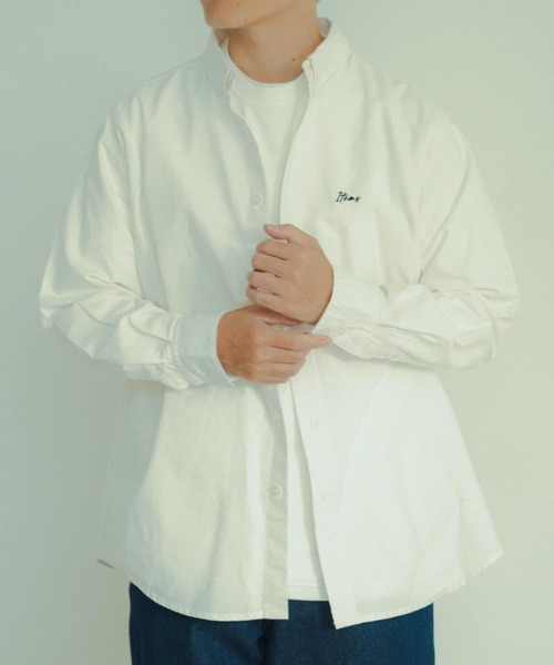 ITEMS URBANRESEARCH（アイテムズ アーバンリサーチ）の「ワンポイント刺繍 OXボタンダウンシャツ（シャツ/ブラウス・メンズ・オフホワイト/チャコールグレー/ブルー・MEDIUM/LARGE）」の5枚目の写真