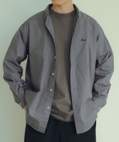 ITEMS URBANRESEARCH（アイテムズ アーバンリサーチ）の「ワンポイント刺繍 OXボタンダウンシャツ（シャツ/ブラウス・メンズ・オフホワイト/チャコールグレー/ブルー・MEDIUM/LARGE）」の8枚目の写真