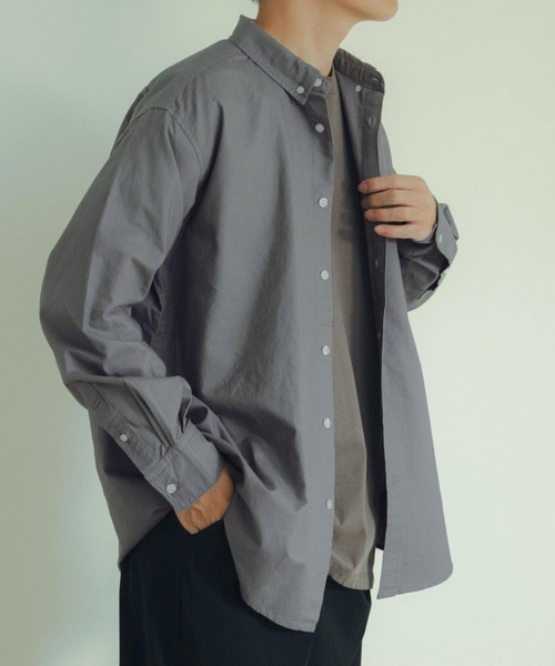 ITEMS URBANRESEARCH（アイテムズ アーバンリサーチ）の「ワンポイント刺繍 OXボタンダウンシャツ（シャツ/ブラウス・メンズ・オフホワイト/チャコールグレー/ブルー・MEDIUM/LARGE）」の9枚目の写真