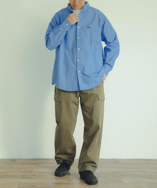 ITEMS URBANRESEARCH（アイテムズ アーバンリサーチ）の「ワンポイント刺繍 OXボタンダウンシャツ（シャツ/ブラウス・メンズ・オフホワイト/チャコールグレー/ブルー・MEDIUM/LARGE）」の18枚目の写真