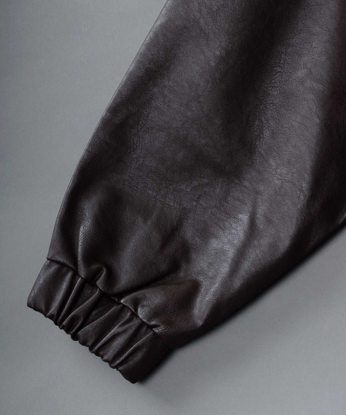 SITRY(シトリー)の「synthetic leather A-2 jacket/フェイクレザー オーバーサイズ A-2ジャケット フライトジャケット(ミリタリージャケット・メンズ・ブラック/ブラウン・M/L/S)」の6枚目の写真