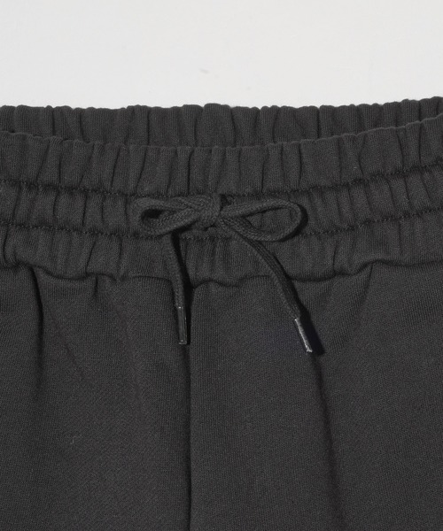 MILKFED.(ミルクフェド)の「DAILY SWEAT SHORTS(スウェットパンツ・レディース・ブラック/ライトピンク/オートミール/ライトグリーン・S/M)」の11枚目の写真