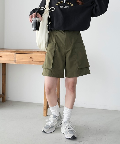 BONLECILL(ボンルシール)の「フロントポケットベイカーチノショートパンツ(カーゴパンツ・レディース・ブラック/アイボリー/カーキ/ベージュ・L/M)」の4枚目の写真
