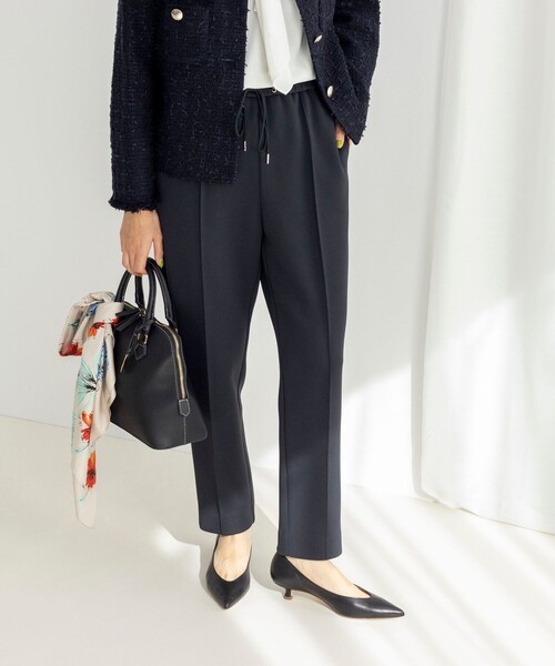 NOLLEY’S Sophi（ノーリーズソフィ）の「《セットアップ対応》ウォッシャブルダンボールイージーパンツ（その他パンツ・レディース・オフホワイト/ブラック・38/36）」の2枚目の写真