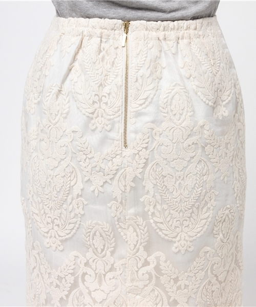 laboratory work（ラボラトリーワーク）の「オーガンジー刺繍タイトスカート（スカート・レディース・オフホワイト/ネイビー・MEDIUM）」の8枚目の写真