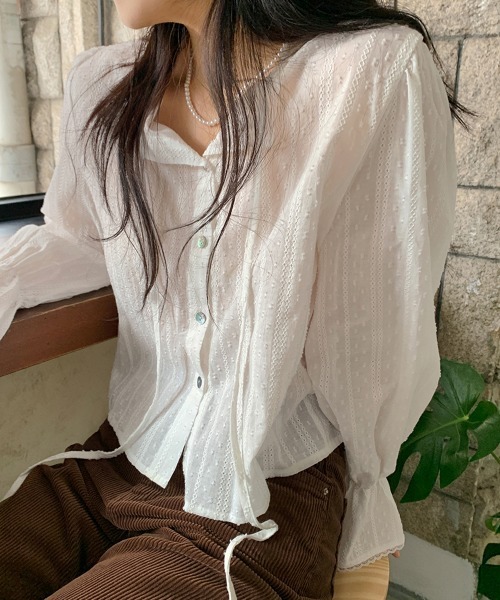 by muni:r（バイ ムニール）の「ピュアパンチングレースブラウス（シャツ/ブラウス・レディース・ブラック/ホワイト・FREE）」の4枚目の写真