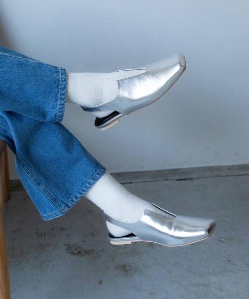 bohmal（ボマール）の「Ｖカットスクエアトゥフラットパンプス（パンプス・レディース・ゴールド/シルバー/ブラック・23.5cm/23.0cm/24.5cm/24.0cm）」の17枚目の写真