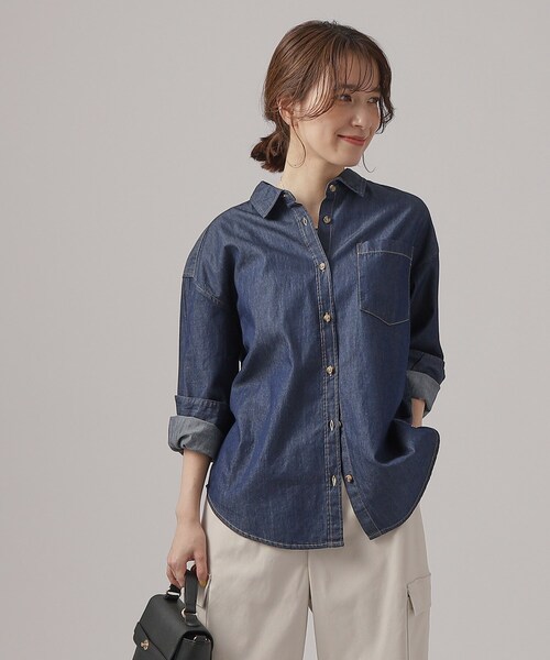 SHOO・LA・RUE（シューラルー）の「◆一枚でもレイヤードでも 柔らかこなれデニムシャツ（シャツ/ブラウス・レディース・ブルー/ネイビー・03/02/04）」の12枚目の写真