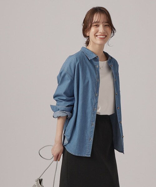 SHOO・LA・RUE（シューラルー）の「◆一枚でもレイヤードでも 柔らかこなれデニムシャツ（シャツ/ブラウス・レディース・ブルー/ネイビー・03/02/04）」の7枚目の写真