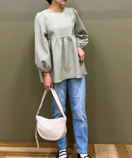 ELENCARE DUE（エレンカーレデュエ）の「・ELENCARE　DUE　フクレジャカードブラウス（シャツ/ブラウス・レディース・グレイッシュベージュ/アイボリー/ブラック/サックスブルー・FREE）」の13枚目の写真