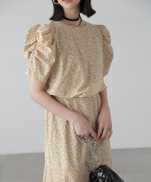 FREE'S MART（フリーズマート）の「◇【3サイズ展開XS-M】ボリュームスリーブマーメイドワンピ―ス【低身長サイズ有】（ワンピース・レディース・イエロー系その他/パープル系その他/ホワイト系その他/ブラック系その他・MEDIUM/SMALL/X-SMALL）」の5枚目の写真