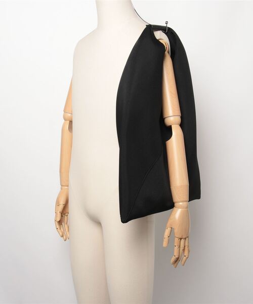 MM6 Maison Margiela（ｴﾑｴﾑｼｯｸｽ ﾒｿﾞﾝ ﾏﾙｼﾞｪﾗ）の「MM6　 CLASSIC JAPANESE HANDBAG（ハンドバッグ・レディース・ブラック・FREE）」の6枚目の写真