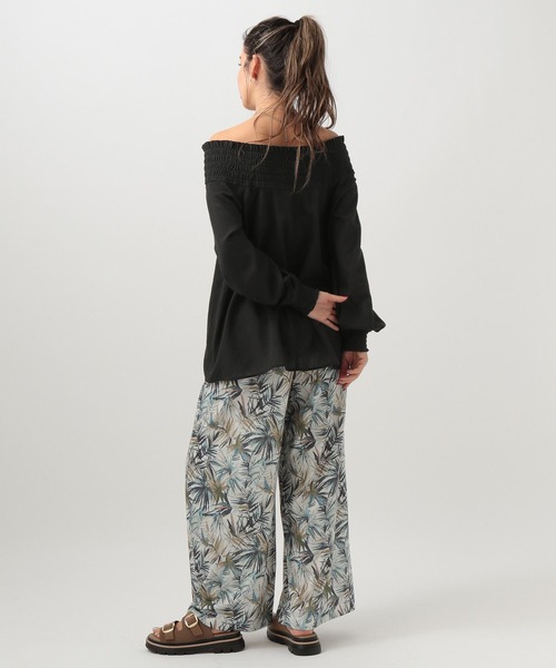 BAYFLOW(ベイフロー)の「オフショルブラウス(シャツ/ブラウス・レディース・グリーン/ブラック/オフホワイト・FREE)」の10枚目の写真