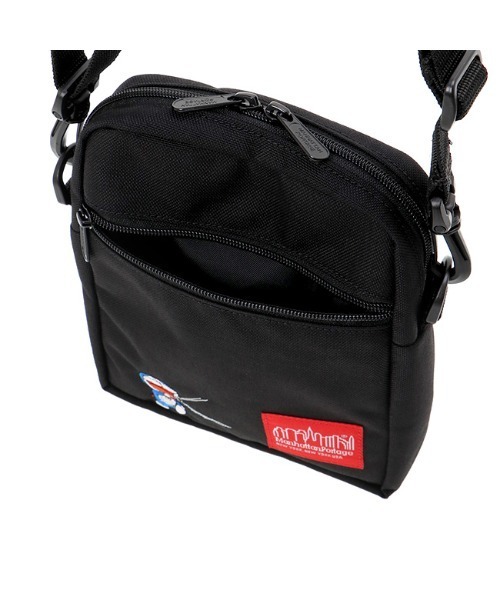Manhattan Portage(マンハッタンポーテージ)の「City Light Bag Doraemon 2024(ショルダーバッグ・レディース・ブラック・X-SMALL)」の7枚目の写真