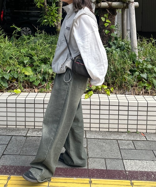 kutir（クティール）の「【2サイズ展開】刺繍ロゴナイロンベスト（ベスト・レディース・カーキ/ブラック/チャコールグレー/スモークグレー・MEDIUM/LARGE）」の22枚目の写真