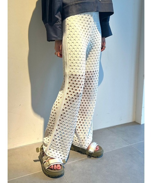 emmi（エミ）の「ウォッシャブル袖ボリュームブラウス（シャツ/ブラウス・レディース・オフホワイト/インディゴブルー/ストライプ・FREE）」の18枚目の写真