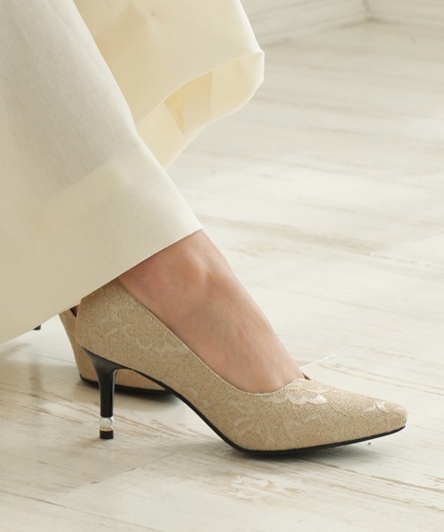 DEMETER(デメテル)の「7.5cm パールヒール☆ポインテッドトゥ ハートカットデザイン パンプス(パンプス・レディース・ネイビー/ベージュ/ブラック/ブラック系その他/シルバー・S/M/L/LL)」の1枚目の写真