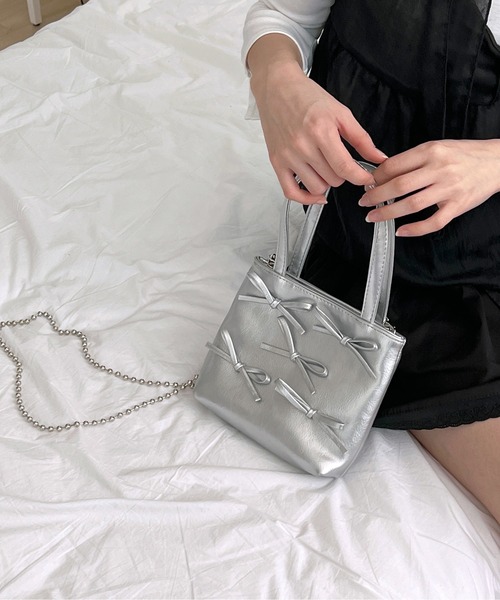 by muni:r（バイ ムニール）の「リボンビーズチェーンバッグ（トートバッグ・レディース・シルバー/ブラック・ONE SIZE）」の17枚目の写真