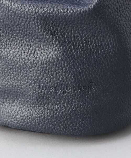 coen（コーエン）の「The gift shop（ザ・ギフト・ショップ）レザーライク巾着バッグ（ショルダーバッグ・メンズ・ネイビー/オフホワイト/シルバー/ブラック・FREE）」の7枚目の写真