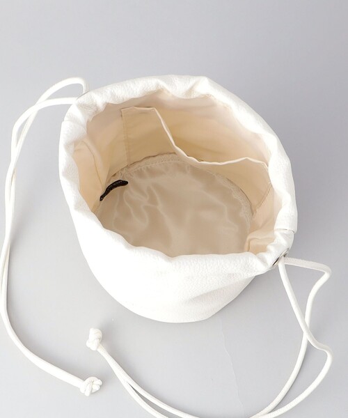 coen（コーエン）の「The gift shop（ザ・ギフト・ショップ）レザーライク巾着バッグ（ショルダーバッグ・メンズ・ネイビー/オフホワイト/シルバー/ブラック・FREE）」の11枚目の写真