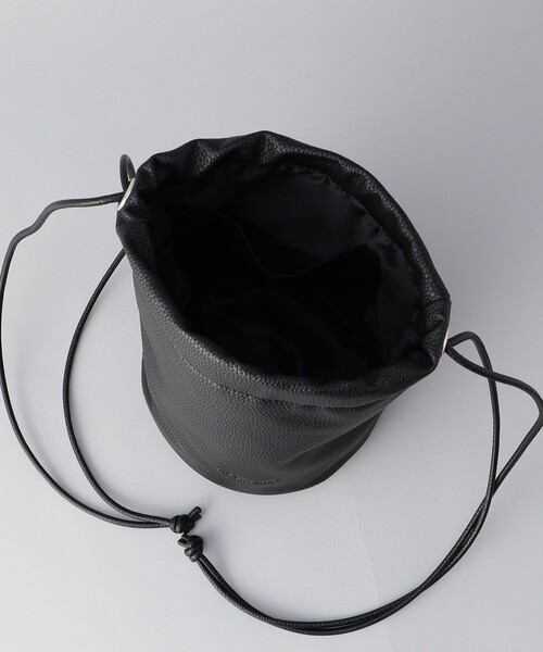 coen（コーエン）の「The gift shop（ザ・ギフト・ショップ）レザーライク巾着バッグ（ショルダーバッグ・メンズ・ネイビー/オフホワイト/シルバー/ブラック・FREE）」の13枚目の写真