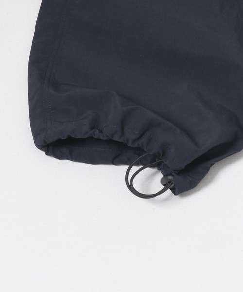 URBAN RESEARCH（アーバンリサーチ）の「『撥水』WASHER NYLON WIDE PANTS（その他パンツ・メンズ・ブラック/ネイビー・MEDIUM/LARGE）」の16枚目の写真