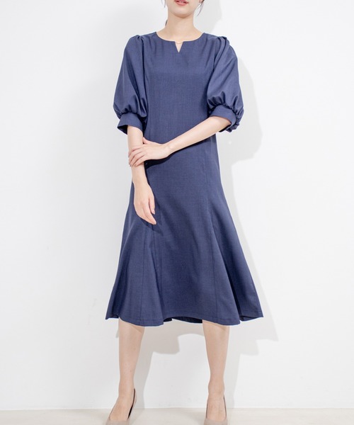 Jayro(ジャイロ)の「ボリュームスリーブ切替マーメイドワンピース(ワンピース・レディース・ネイビー/ブルー/イエロー・M)」の7枚目の写真