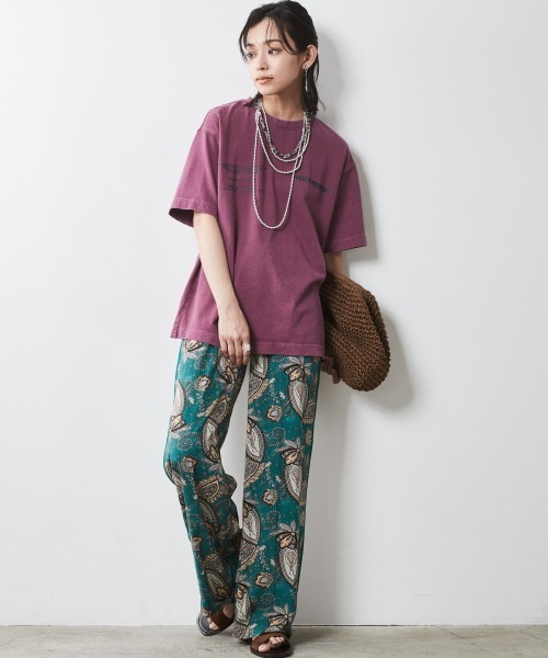 CHIC STYLE(シックスタイル)の「<大きいサイズ>綿100%製品染ロゴプリントTシャツ シックスタイル(Tシャツ/カットソー・レディース・パープル/ブラウン/レッド・LL/3L/4L/5L/L)」の5枚目の写真