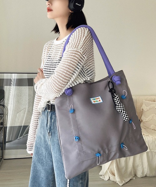 Chick（チック）の「【TAE×Chick】 ナイロンハンドルトートバッグ（トートバッグ・レディース・ホワイト/ブラック/グレー・FREE）」の3枚目の写真