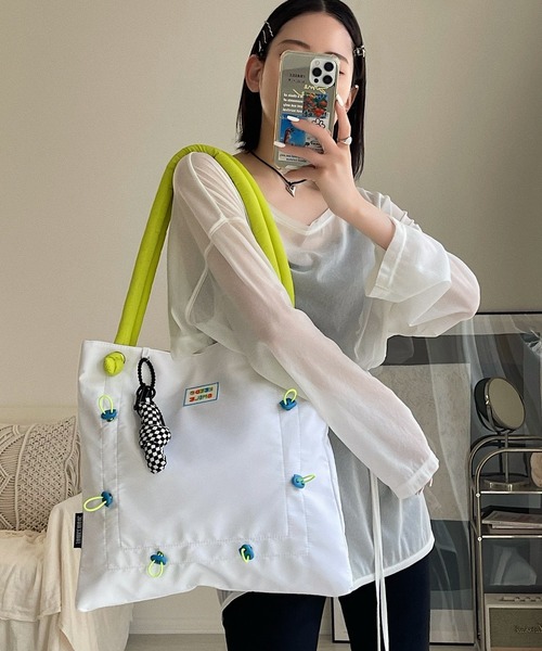 Chick（チック）の「【TAE×Chick】 ナイロンハンドルトートバッグ（トートバッグ・レディース・ホワイト/ブラック/グレー・FREE）」の6枚目の写真