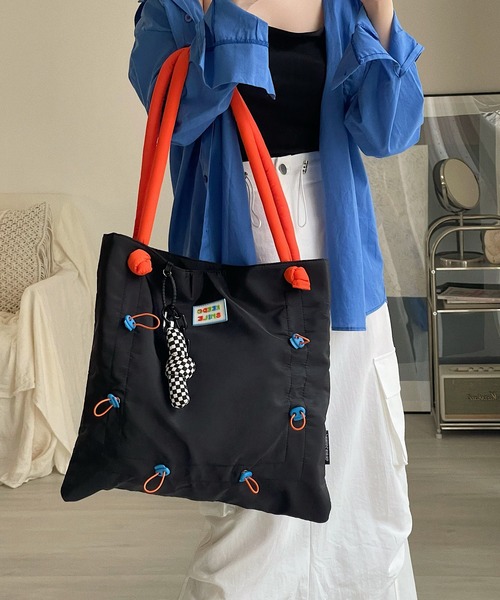 Chick（チック）の「【TAE×Chick】 ナイロンハンドルトートバッグ（トートバッグ・レディース・ホワイト/ブラック/グレー・FREE）」の7枚目の写真