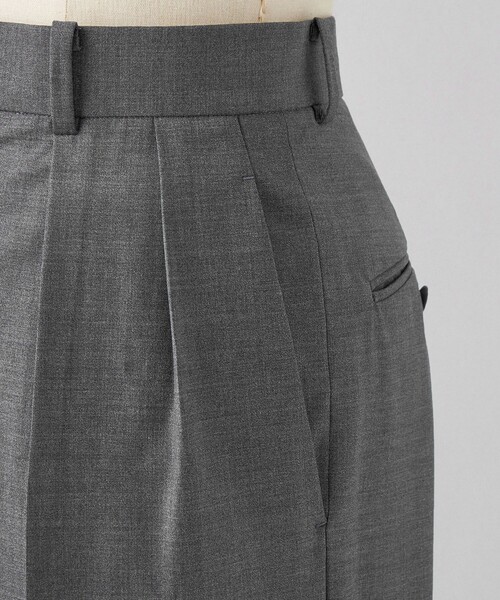 LOEFF（ロエフ）の「＜LOEFF＞ W トロピカル インタック フラップ パンツ（スラックス・レディース・ブラック/グレー・1/2/0）」の15枚目の写真