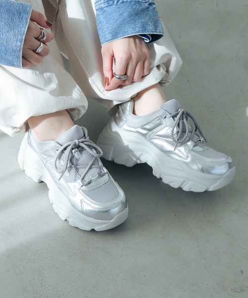 EVOL（イーボル）の「【EVOL】軽量厚底レースアップスニーカー IX5481（スニーカー・レディース・ベージュ/ホワイト/ブラック/シルバー/ブラウン・S/M/L/XS/LL）」の5枚目の写真