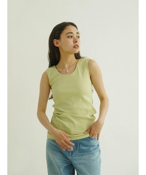 FIKA.（フィーカ）の「Rib tank top（キャミソール・レディース・ブラウン/ライム/ブラック/オフホワイト・MEDIUM）」の4枚目の写真
