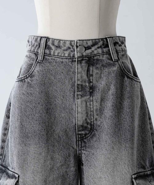 17HR(セブンティーンアワーズ)の「ルーズカーゴデニム(デニムパンツ・レディース・ブラック/ブルー/グレー/ライトブルー・MEDIUM/SMALL)」の17枚目の写真