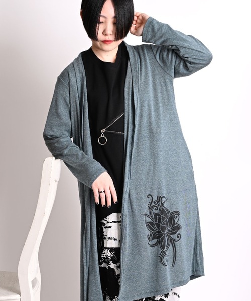 MARAI（マーライ）の「ボタニカル柄 ワンポイント エスニック ロングカーディガン（カーディガン/ボレロ・レディース・ベージュ/レッド/グリーン/ブラウン/カーキ/ブラック/イエロー・FREE）」の5枚目の写真