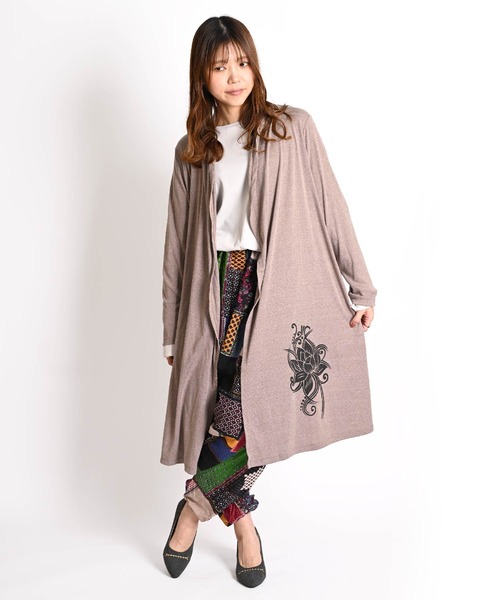 MARAI（マーライ）の「ボタニカル柄 ワンポイント エスニック ロングカーディガン（カーディガン/ボレロ・レディース・ベージュ/レッド/グリーン/ブラウン/カーキ/ブラック/イエロー・FREE）」の12枚目の写真