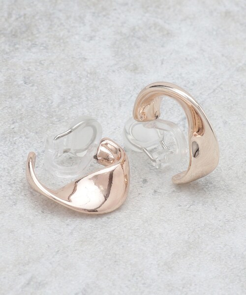 SHOO・LA・RUE（シューラルー）の「【クリップイヤリング】ねじりメタル（イヤリング・レディース・シルバー/ゴールド/ピンクゴールド・00）」の3枚目の写真