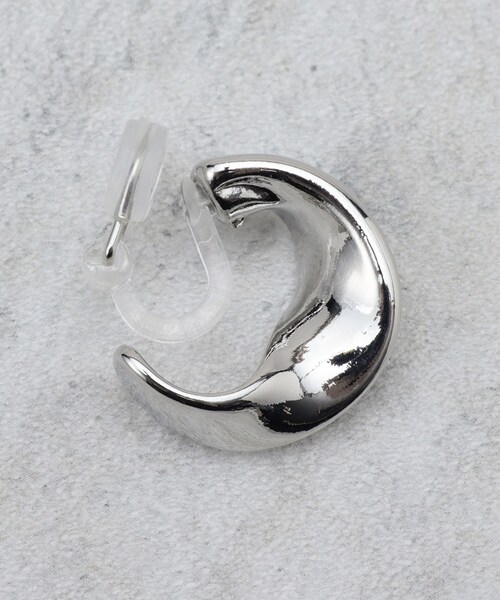 SHOO・LA・RUE（シューラルー）の「【クリップイヤリング】ねじりメタル（イヤリング・レディース・シルバー/ゴールド/ピンクゴールド・00）」の5枚目の写真