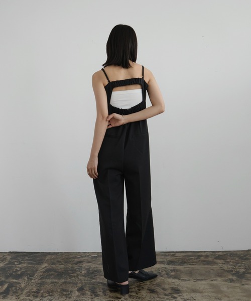 hellam（へラム）の「バックデザインベアサロペット（サロペット/オーバーオール・レディース・アイボリー/ブラック/グレイッシュベージュ/チャコール・FREE）」の9枚目の写真