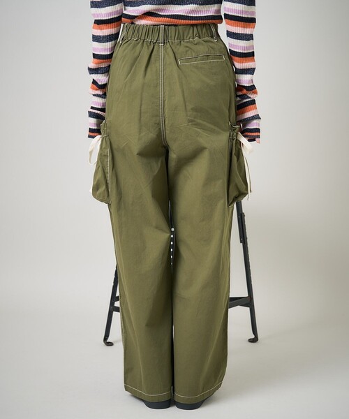 FREAK'S STORE(フリークスストア)の「リボンシャーリング ワイドパンツ/カーゴパンツ(カーゴパンツ・レディース・オフホワイト/ブラック/オリーブ・SMALL/MEDIUM)」の11枚目の写真