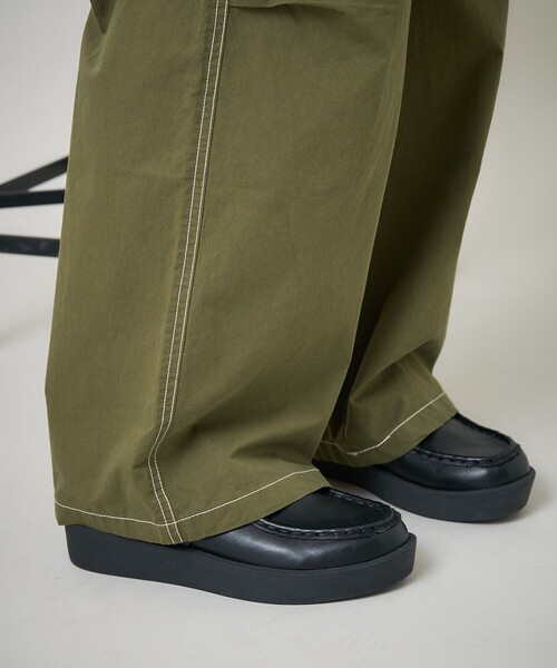 FREAK'S STORE(フリークスストア)の「リボンシャーリング ワイドパンツ/カーゴパンツ(カーゴパンツ・レディース・オフホワイト/ブラック/オリーブ・SMALL/MEDIUM)」の4枚目の写真