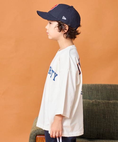 Auntie Rosa Holiday（アンティローザホリデー）の「カレッジプリントルーズTEE（Tシャツ/カットソー・キッズ・チャコールグレー/オレンジ/ホワイト・130/140/150/160）」の4枚目の写真