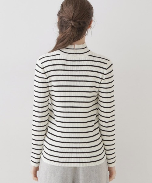 couture brooch（クチュールブローチ）の「◆【柔らかなタッチ・吸湿発熱・帯電防止機能付き】サスティナブルフェイクパールリブニット（ニット/セーター・レディース・ブラック/ベビーピンク/オフホワイト/グレー/ホワイト系5/ワインレッド・36/38/42）」の7枚目の写真