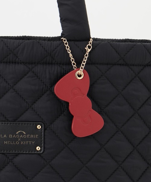 LA BAGAGERIE(ラバガジェリー)の「【LA BAGAGERIE×HELLO KITTY】リボンチャーム付き キルティングトート(トートバッグ・レディース・グリーン系カモフラージュ/ブラック/グレイッシュベージュ/ネイビー・FREE)」の11枚目の写真