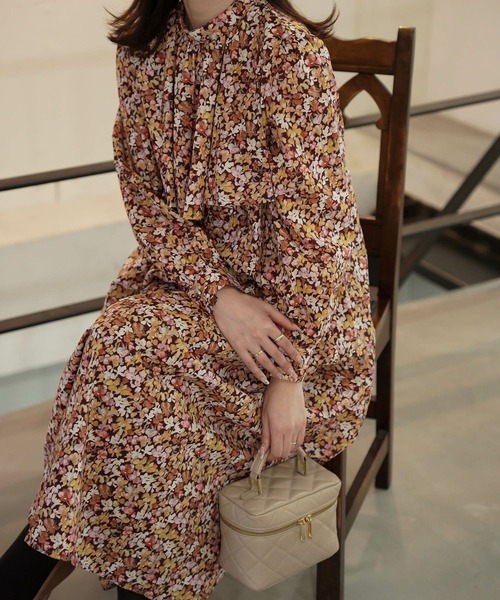HUIT bouquet(ユイット)の「ケープデザイン ブラウス Made with Liberty Fabric HUIT(シャツ/ブラウス・レディース・ブラウン/ブルー・M)」の12枚目の写真
